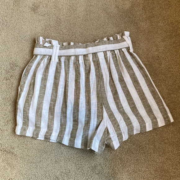 Khaki and white strip high waisted shorts with belt - Picture 5 of 6